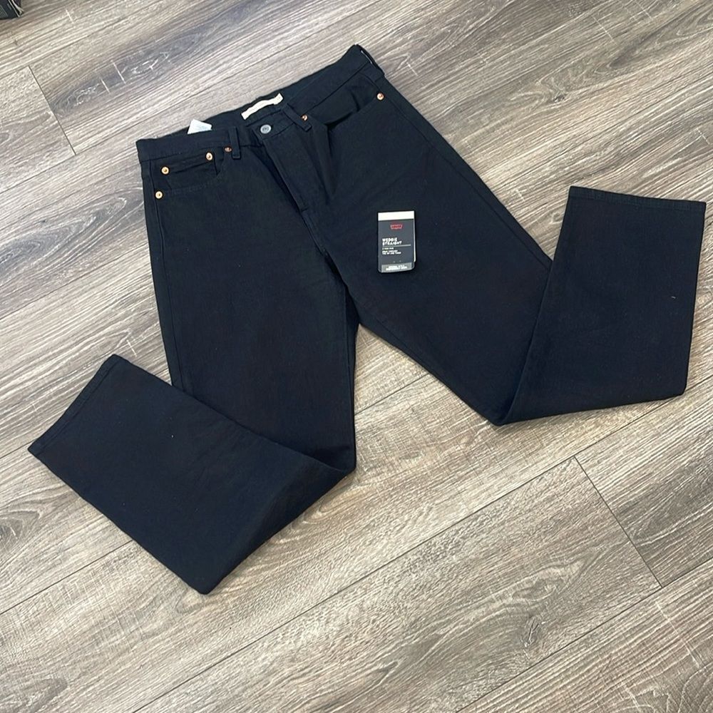Levi’s Wedgie Black denim jeans size 28 (nwt)